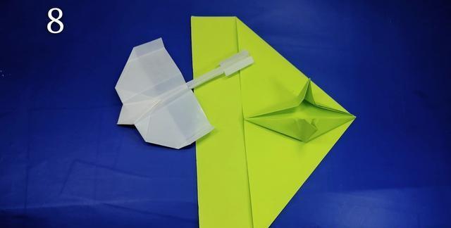 纸飞机怎么折飞得远飞得久，纸飞机为什么要哈一口气